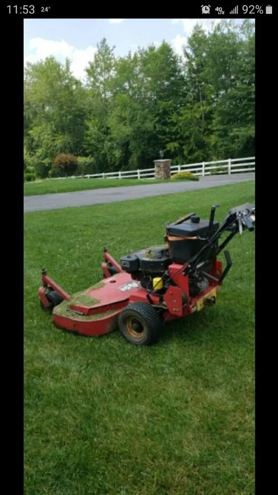 Affordable landscape design for year-round maintenance in Craigsville, WV by Chris Landscape And Design