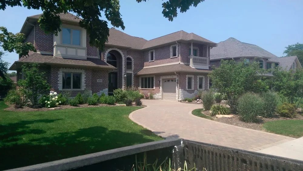 Trusted yard maintenance experts serving Niles, IL - Chris' Landscape