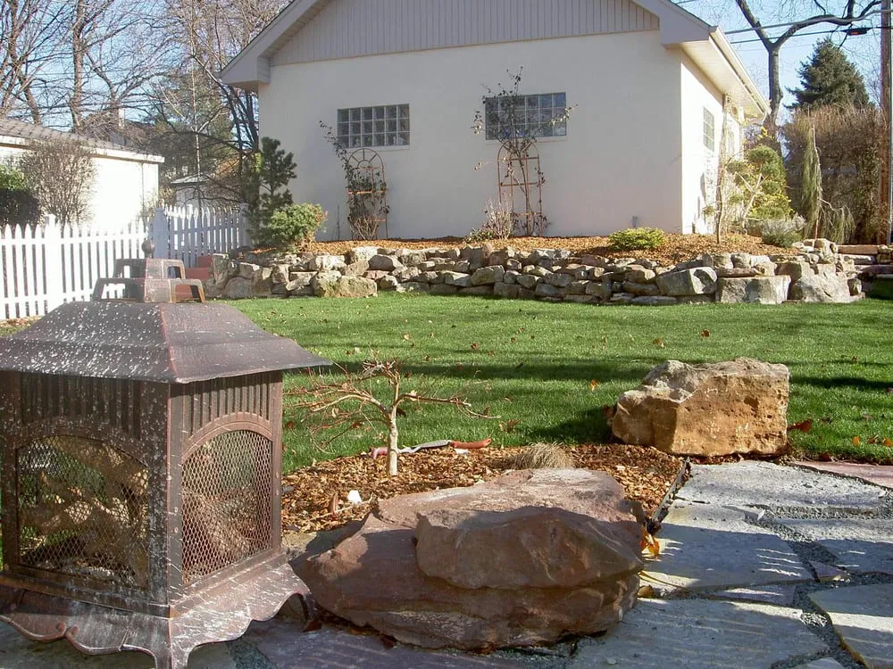 Custom outdoor landscaping experts serving Niles, IL - Chris' Landscape
