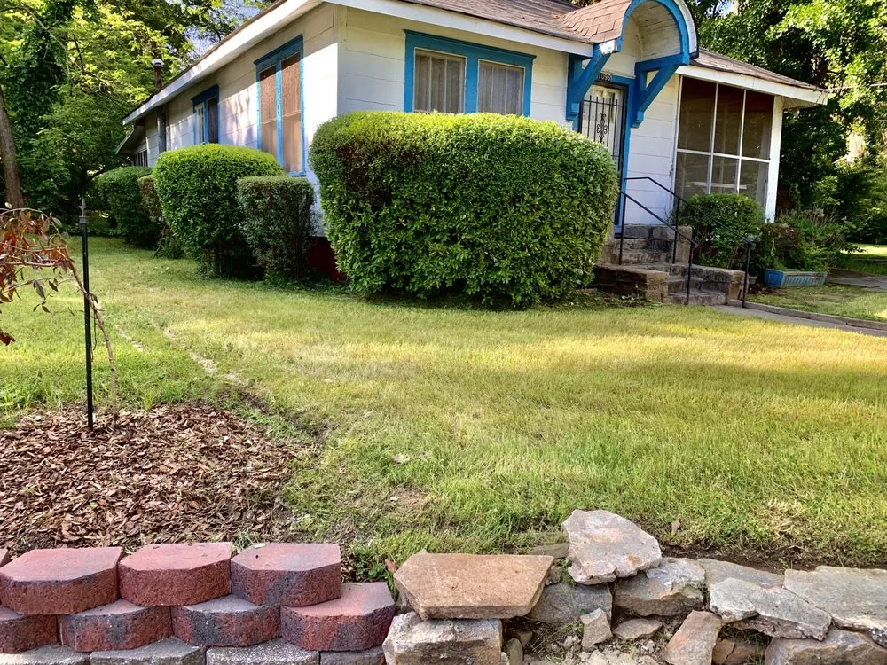 Local garden landscaping for outdoor upgrades across Austell, GA - Chris' Landscaping Services