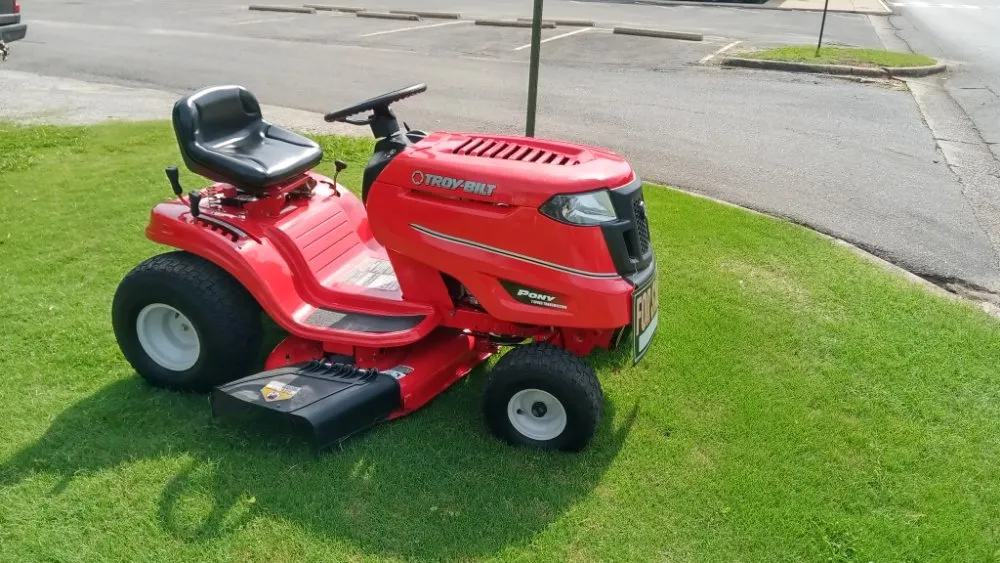 Local yard cleanup service in Anniston, AL - Chris Lawn Care And Remodeling