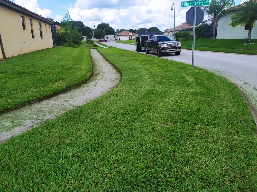 Reliable yard maintenance in Davenport, FL by Chris' Lawn Care Services