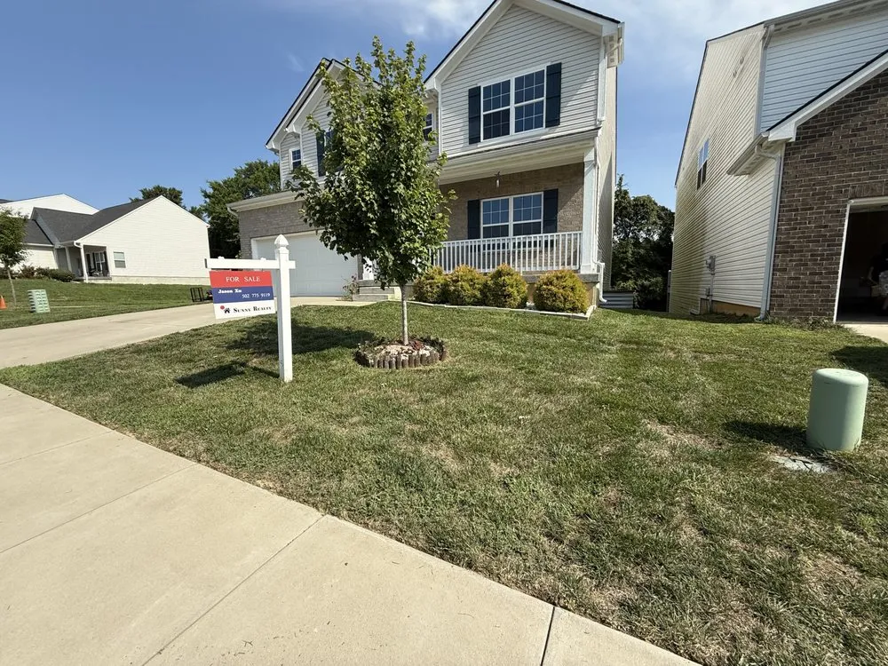 Reliable landscaping services in Louisville, KY by Chris Lawn Care Services