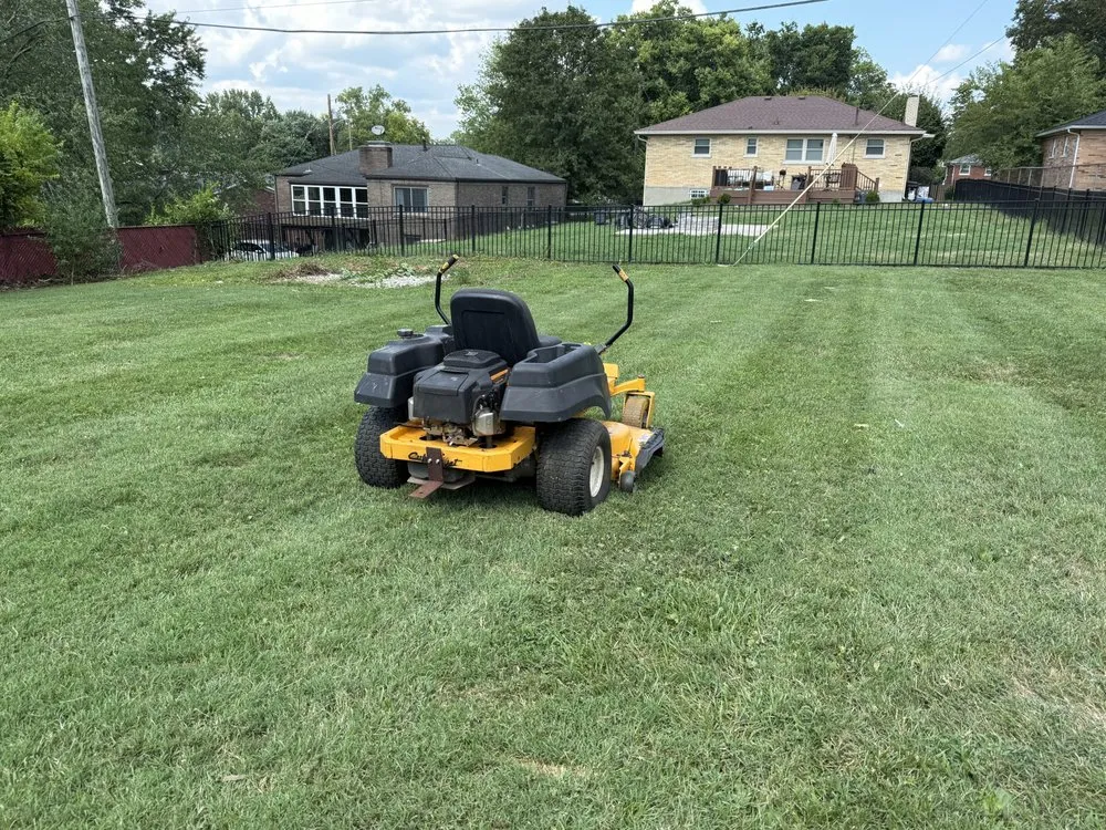 Professional lawn care service in Louisville, KY - Chris Lawn Care Services