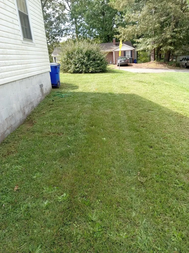 Trusted residential landscaping with custom design in Muscle Shoals, AL by Chris Lawn Services