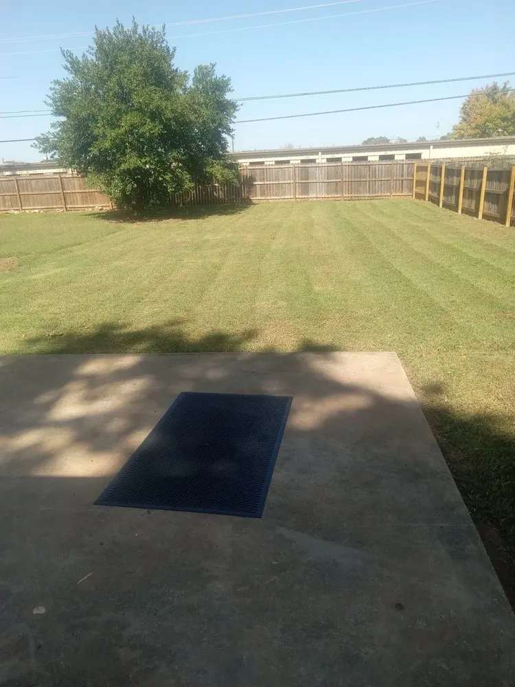 Local residential landscaping in Muscle Shoals, AL by Chris Lawn Services