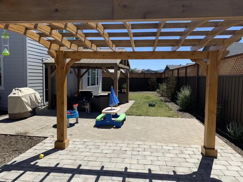 Custom outdoor landscaping experts serving Windsor, CA - Chris Maccario Landscape