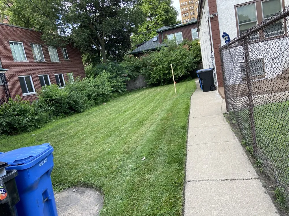 Professional garden landscaping for outdoor upgrades in Chicago, IL by Chris Scaping