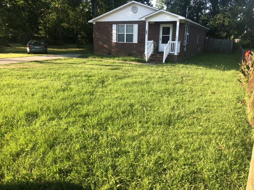 Expert landscaping services experts serving Augusta, GA - Chris Unique Cuts