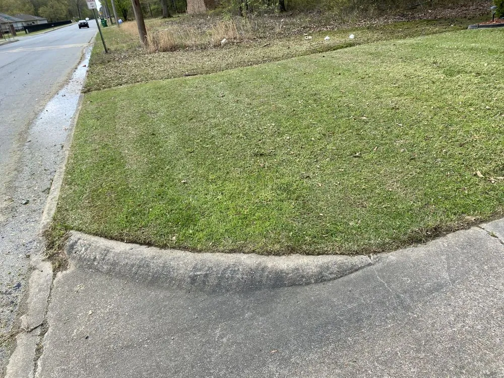 Top-rated landscape design in White Hall, AR - Chris’py Cuts Lawn Service