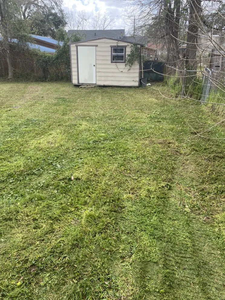 Affordable yard maintenance in Rincon, GA by Chrispy Cutz Lawn Care