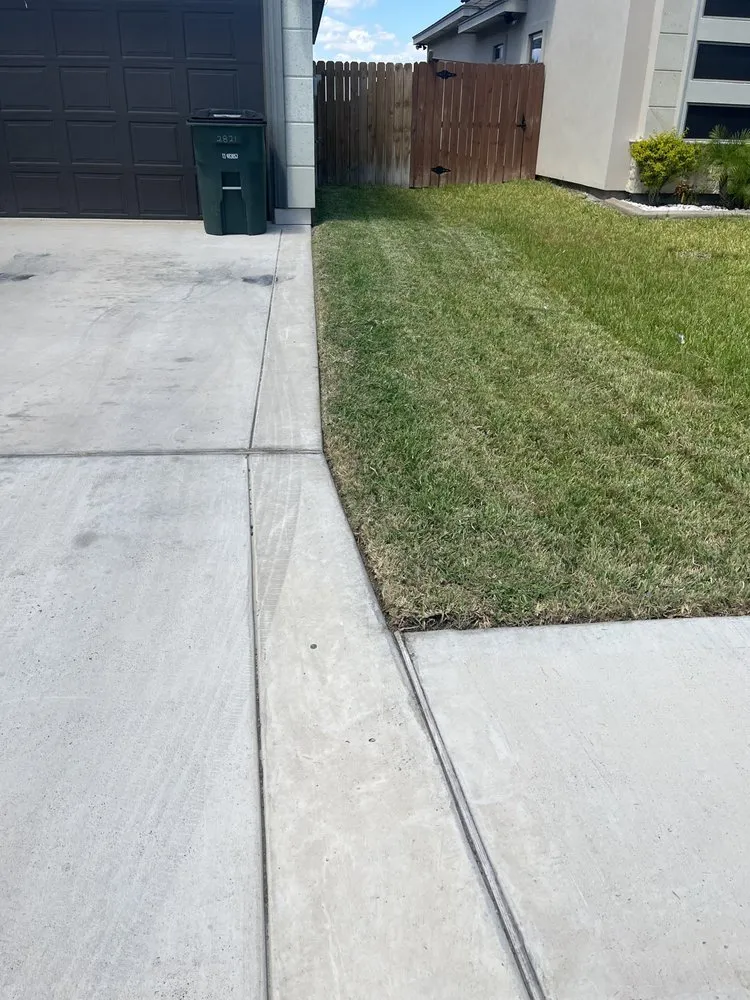 Reliable yard maintenance in Mission, TX - Chris’s Lawn Care