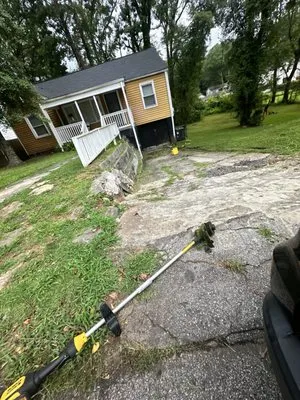 Chris’s Mowing Logo