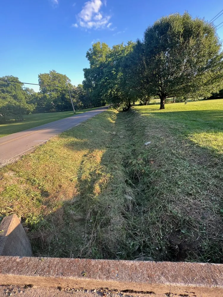 Top-rated lawn mowing service experts serving Lebanon, TN - Christensen’s Lawncare