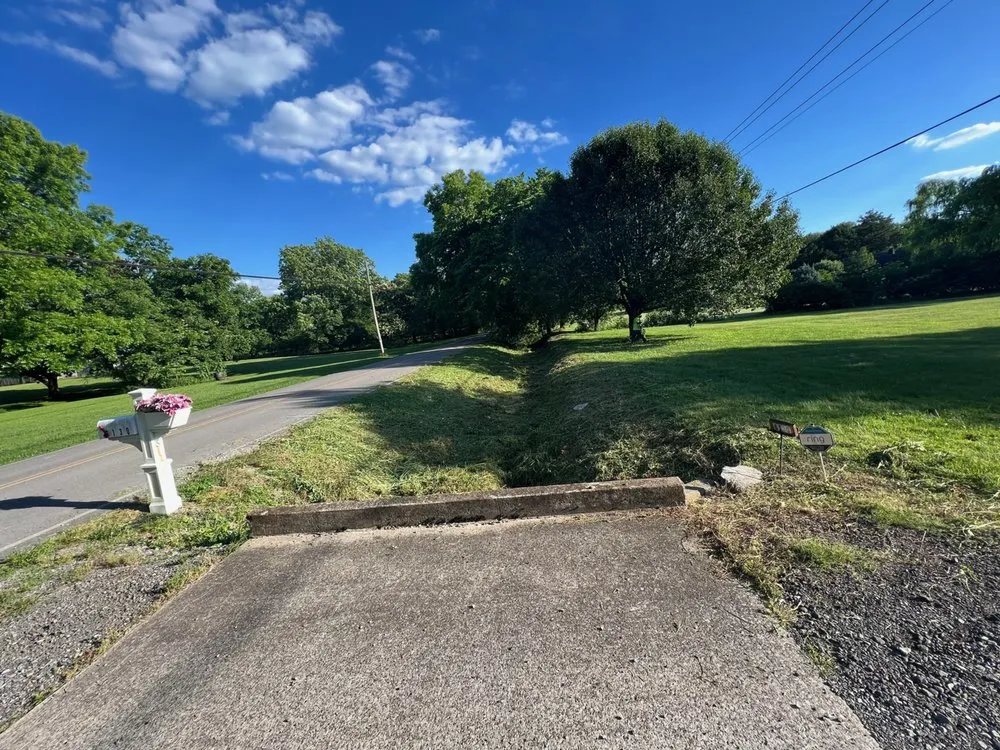 Local garden landscaping for residential properties in Lebanon, TN by Christensen’s Lawncare