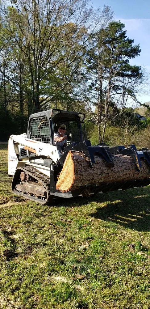 Top-rated outdoor landscaping for year-round maintenance across Tupelo, MS - Christian Chipper Service