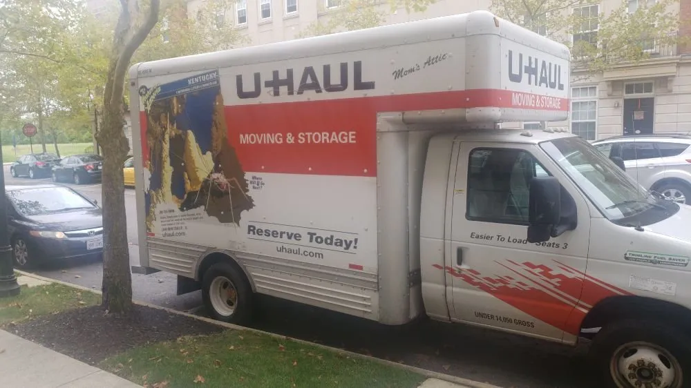 Expert yard cleanup service experts serving Columbus, OH - Christian's Moving and Landscaping