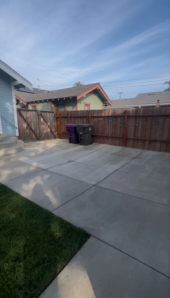 Custom lawn care service experts serving Long Beach, CA - Christine Nakov