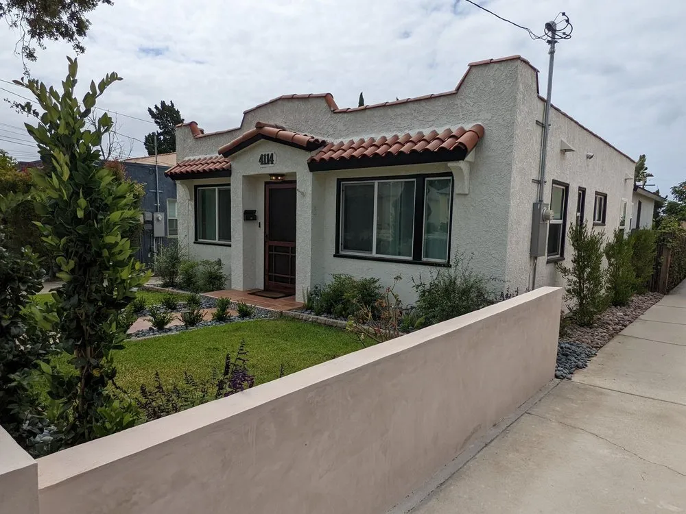 Top-rated yard maintenance in Long Beach, CA by Christine Nakov