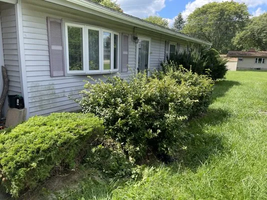 Christopher & Brothers Lawn Service Logo