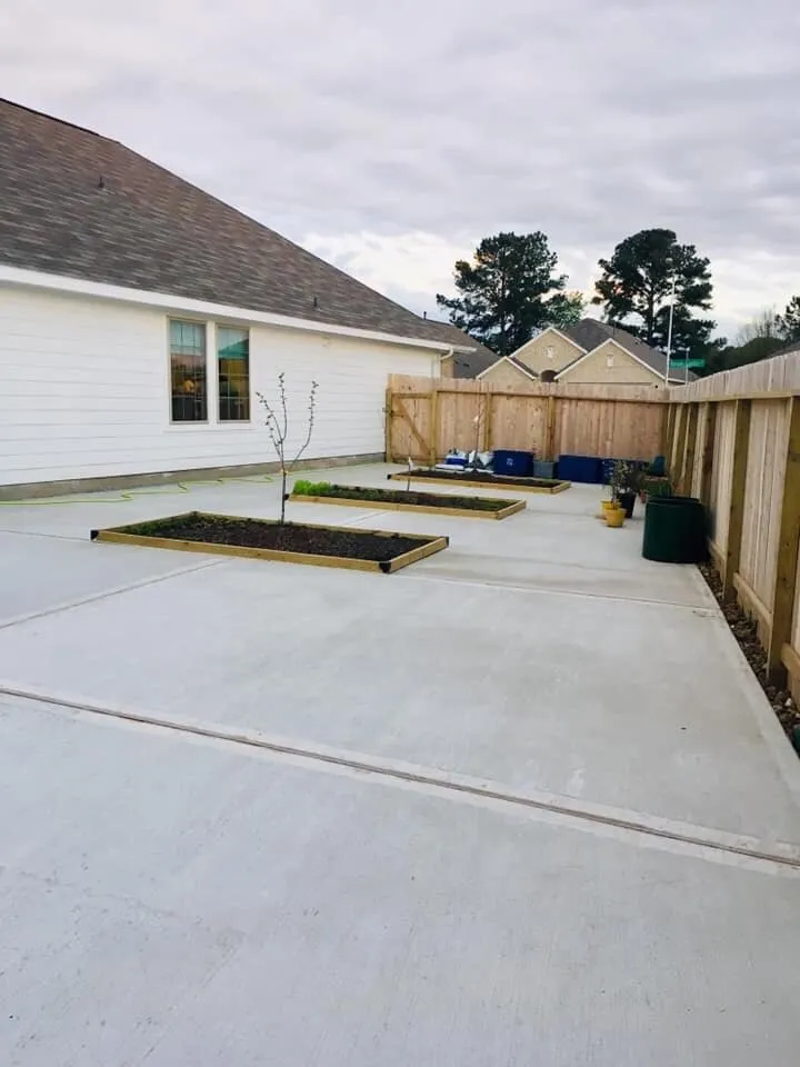 Trusted yard cleanup service experts serving Houston, TX - Christo's Courtesy Lawn and Landscape Services