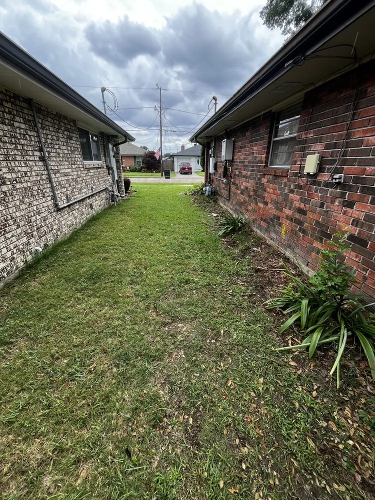 Trusted yard cleanup service in River Ridge, LA by Christ’s creations lawn care services