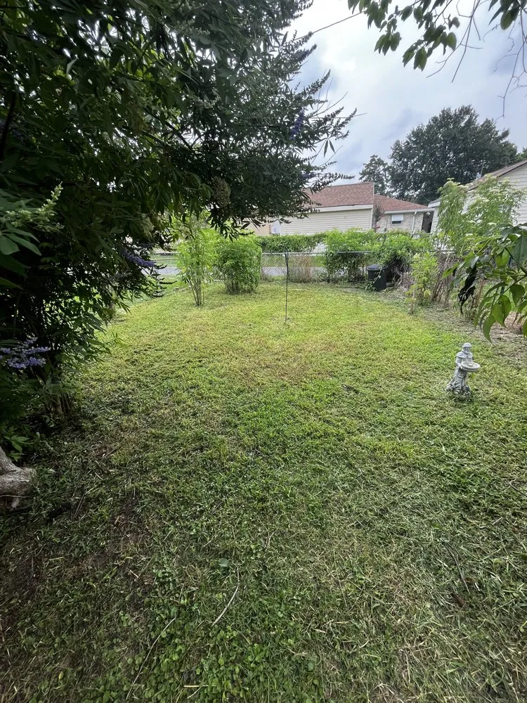 Professional lawn mowing service in River Ridge, LA - Christ’s creations lawn care services