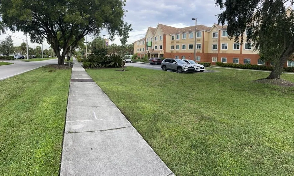 Top-rated lawn care service with custom design in Miami, FL by Christ’s Landscaping