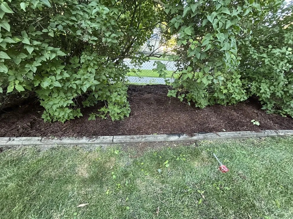 Custom residential landscaping experts serving Smiths Creek, MI - Christy cuts & landscaping