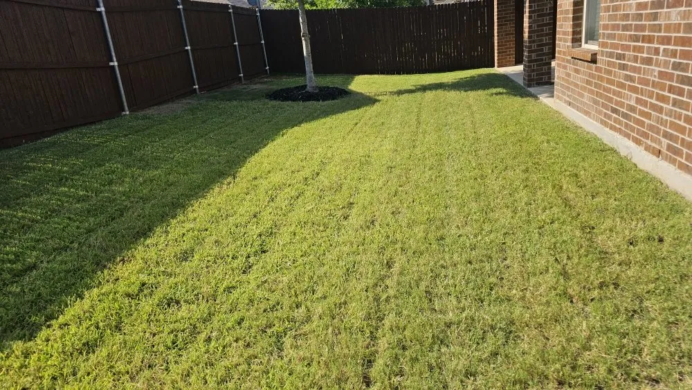 Professional garden landscaping experts serving Frisco, TX - Chuck In The Truck Fertilization And Weedcontrol