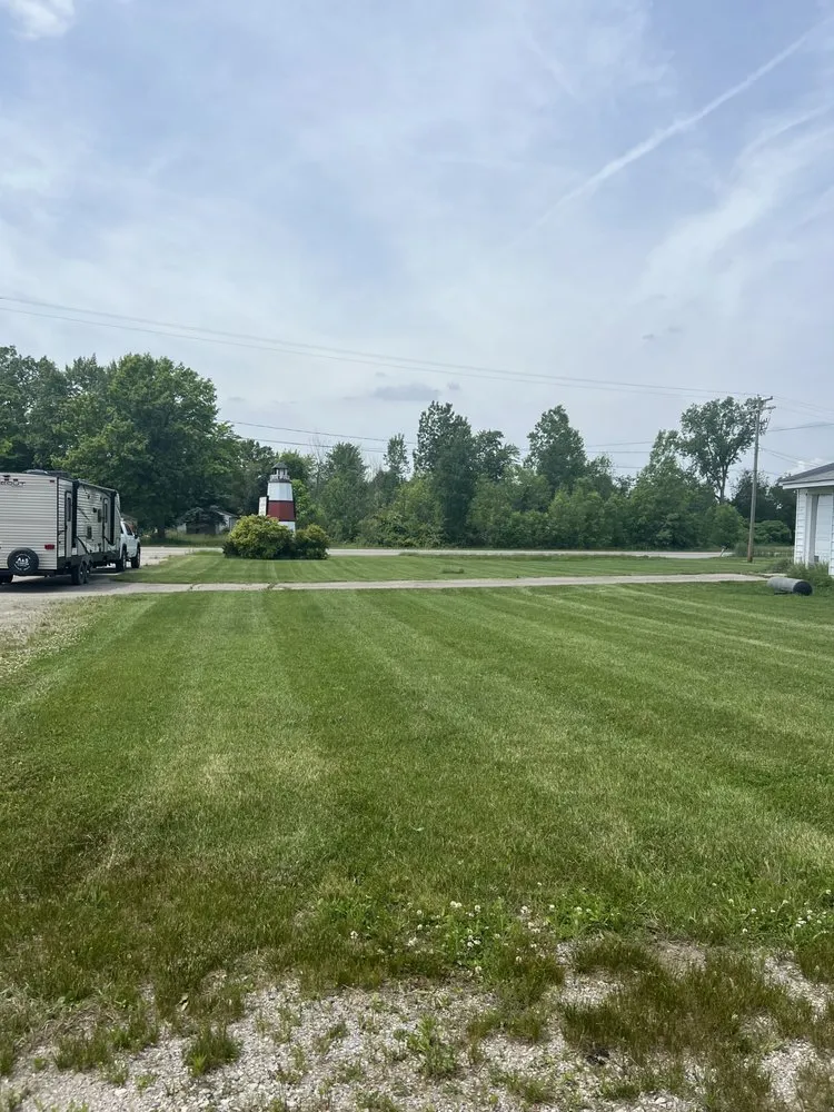 Custom lawn care service in Holly, MI - Chuck’s Cuts