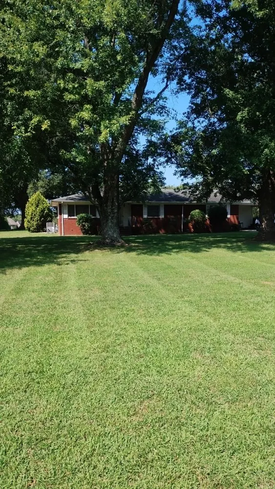 Top-rated garden landscaping with custom design in Kings Mountain, NC by Chuck's Cuts Lawn Care