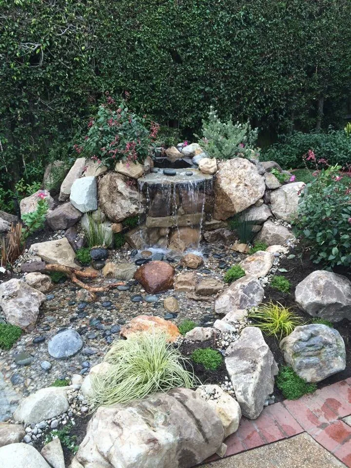 Professional lawn mowing service in Los Angeles, CA - Chuck's Landscaping