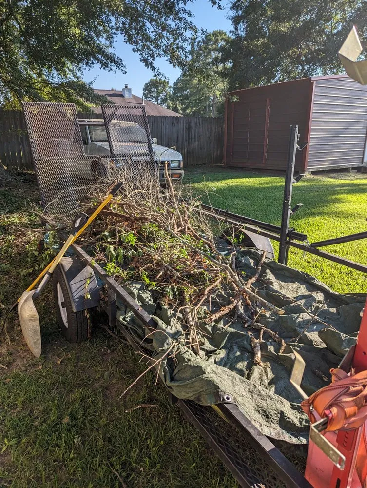 Custom yard maintenance in Moundville, AL by Chuck’s Landscaping