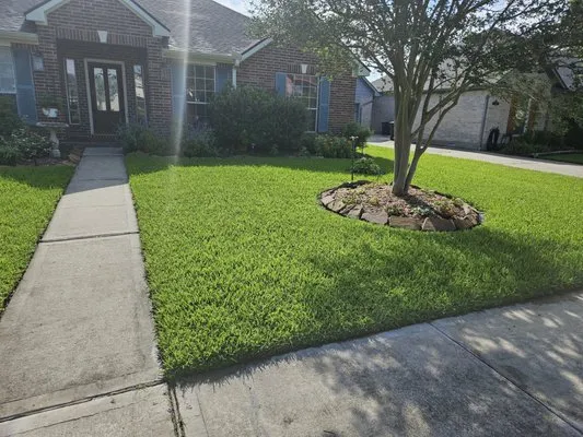 Chuck's Lawn Service Logo