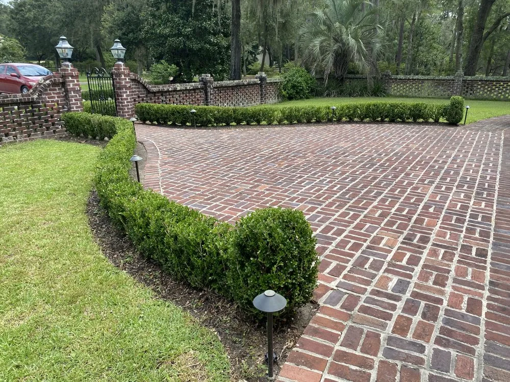Reliable yard maintenance near you in Charleston, SC by ChuckTown Landscaping