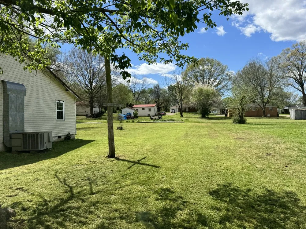 Expert yard cleanup service experts serving McKenzie, TN - Chunns Lawn Care