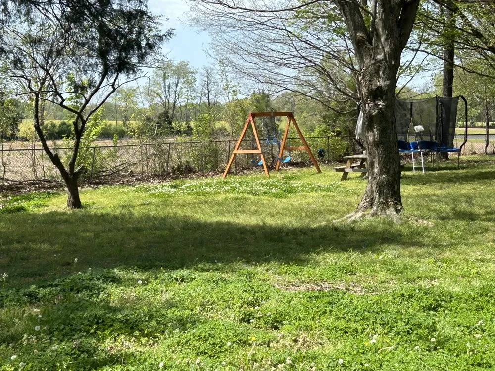 Professional lawn care service experts serving McKenzie, TN - Chunns Lawn Care