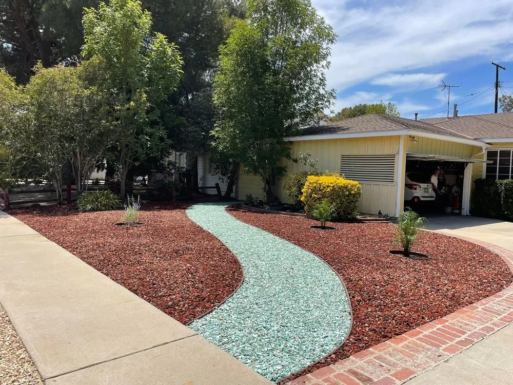 Affordable garden landscaping for beautiful yards in Los Angeles, CA by Chuy’s Gardening Services