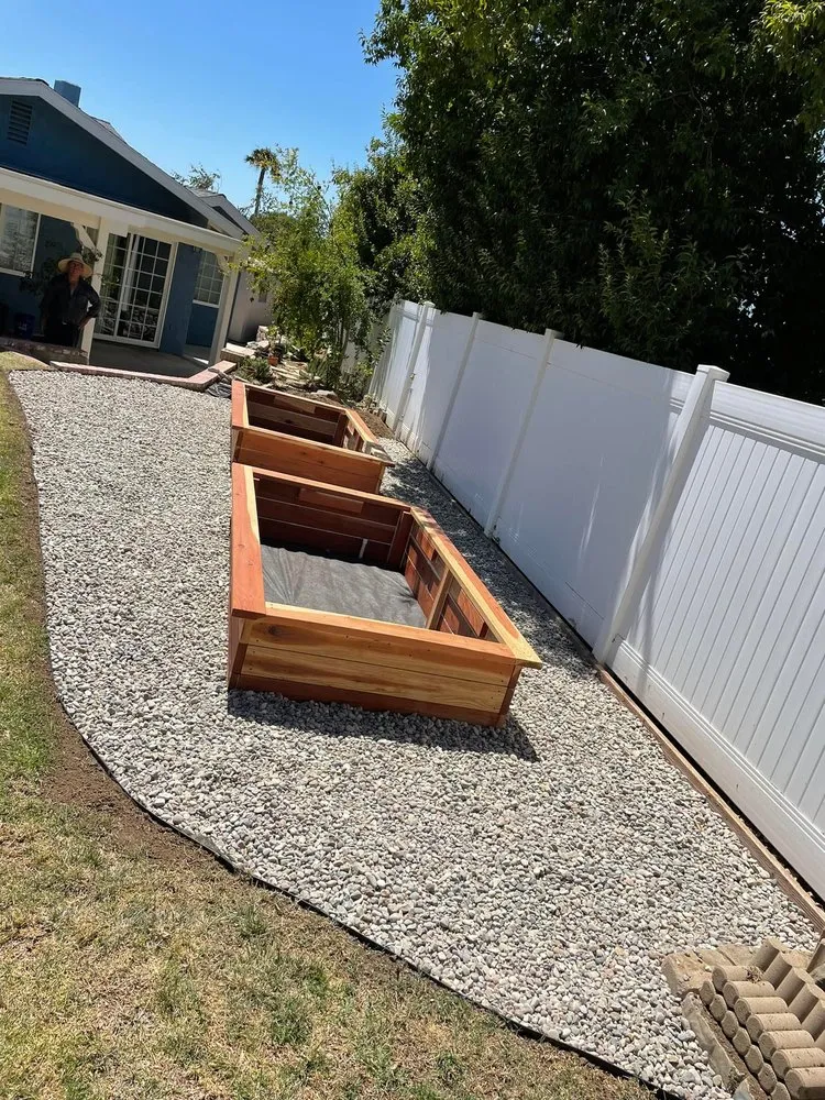 Local lawn care service in Los Angeles, CA by Chuy’s Gardening Services