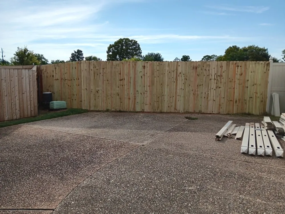 Expert yard maintenance experts serving Shreveport, LA - Chuy's Lawn & Fence