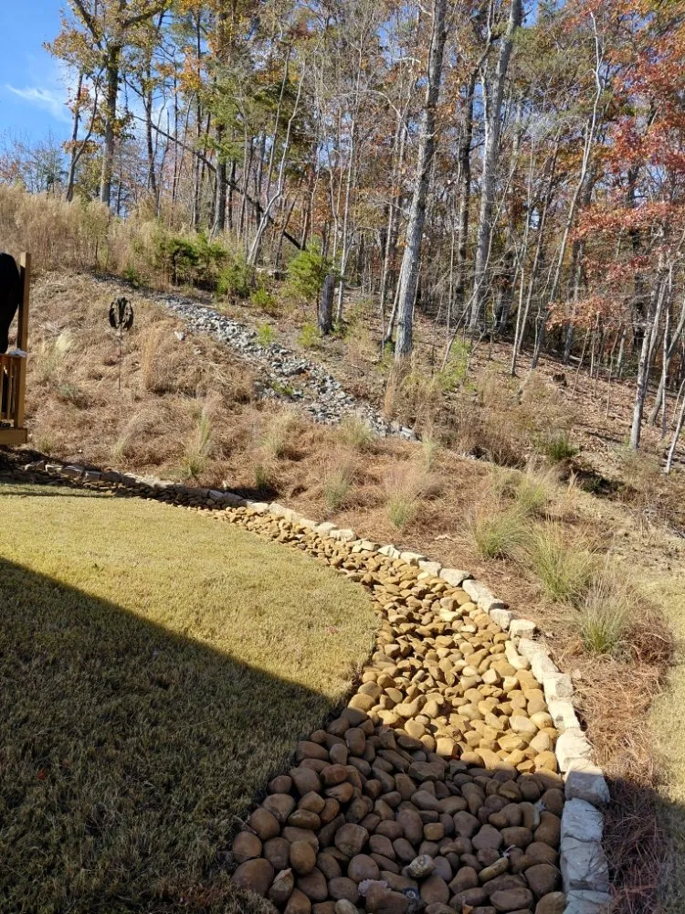 Trusted yard maintenance in Canton, GA by Cifuentes Hardscapes & Landscapes