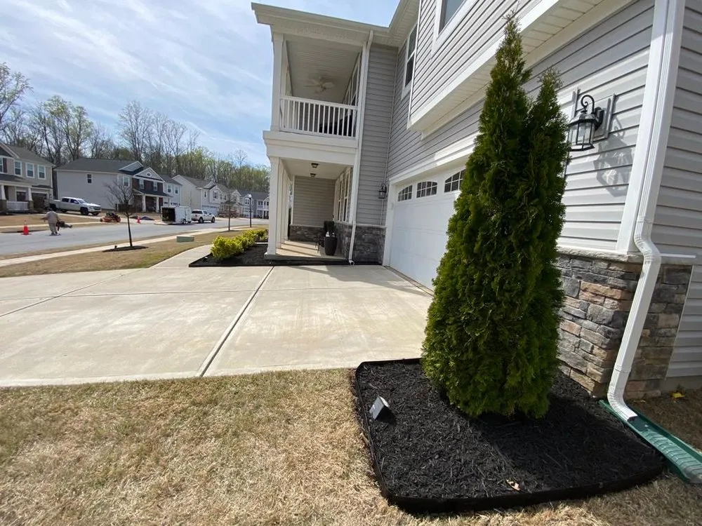 Expert yard cleanup service in Charlotte, NC - Cifuentes Landscaping