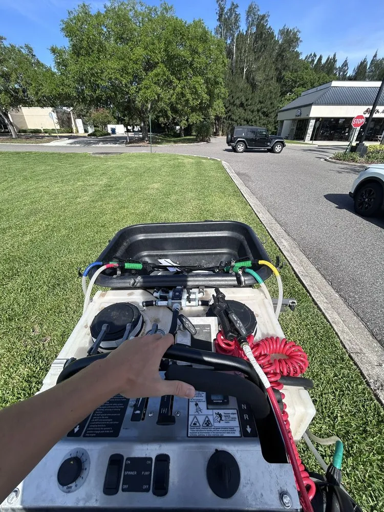 Top-rated lawn mowing service in New Smyrna Beach, FL - Cimiluca Pest