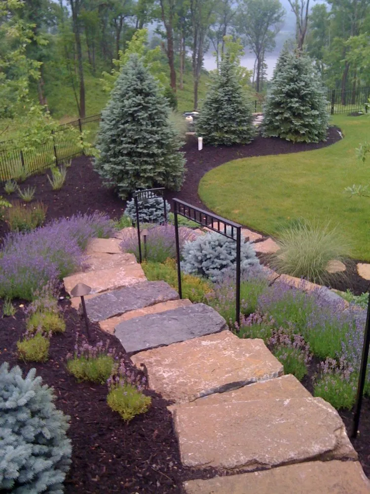 Top-rated landscape installation experts serving Batavia, OH - Cincinnati Evergreen