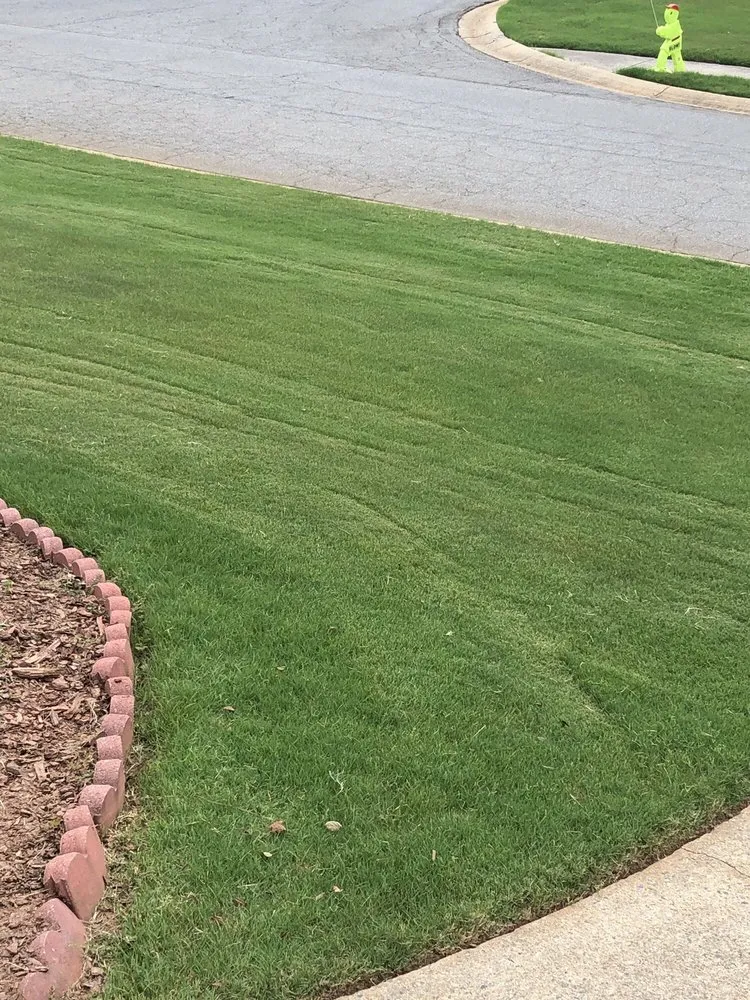 Custom yard maintenance near you across Woodstock, GA - Cindy's Yards