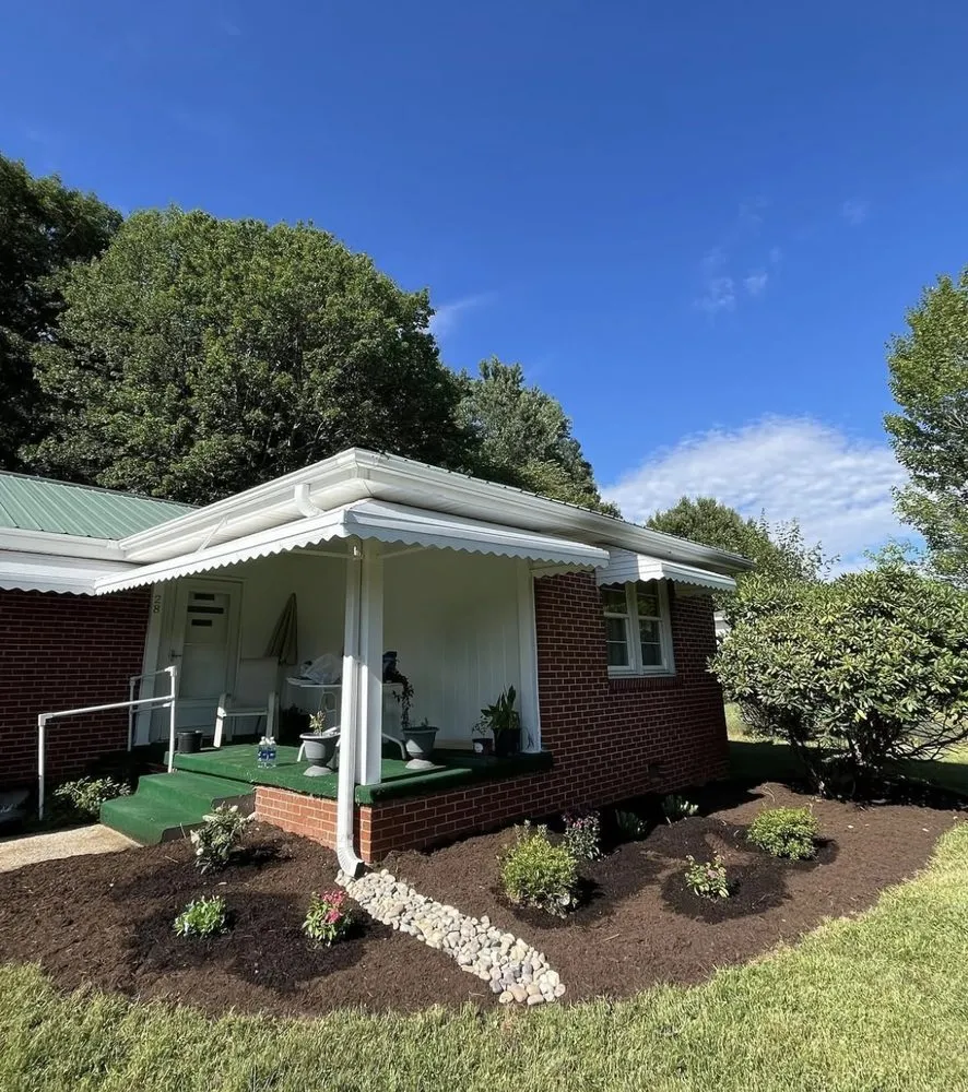 Expert landscape installation with custom design in Weaverville, NC by Circle F Outdoor Services