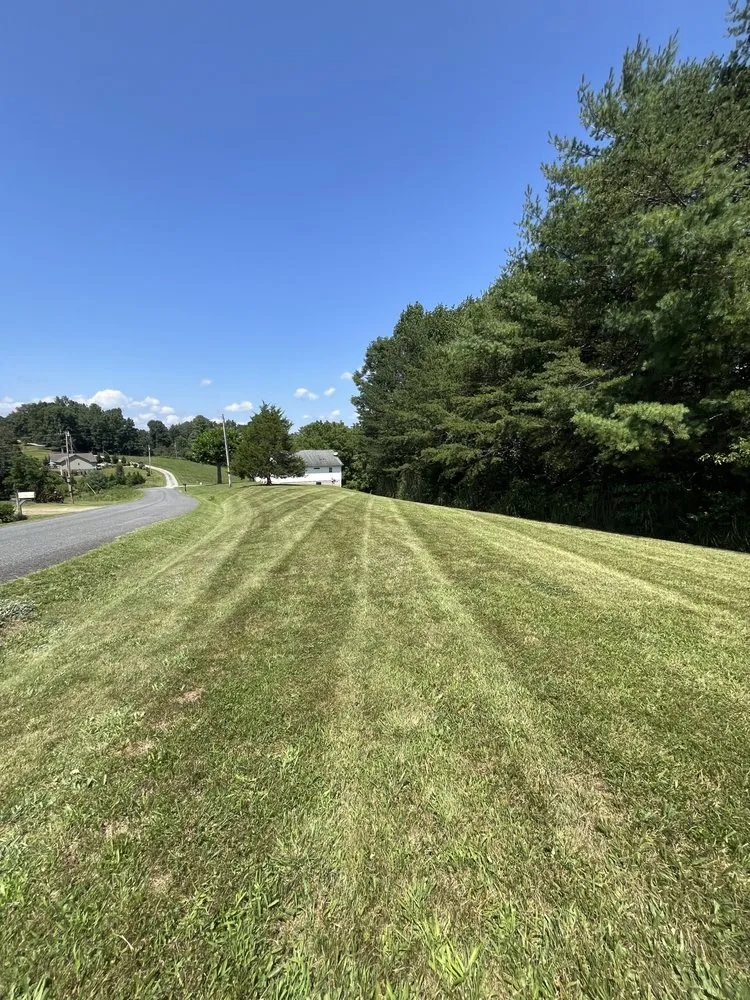 Local garden landscaping in Weaverville, NC by Circle F Outdoor Services