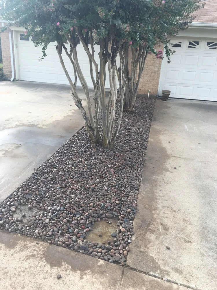 Expert lawn mowing service in Benbrook, TX by Circle H Lawn & Tree