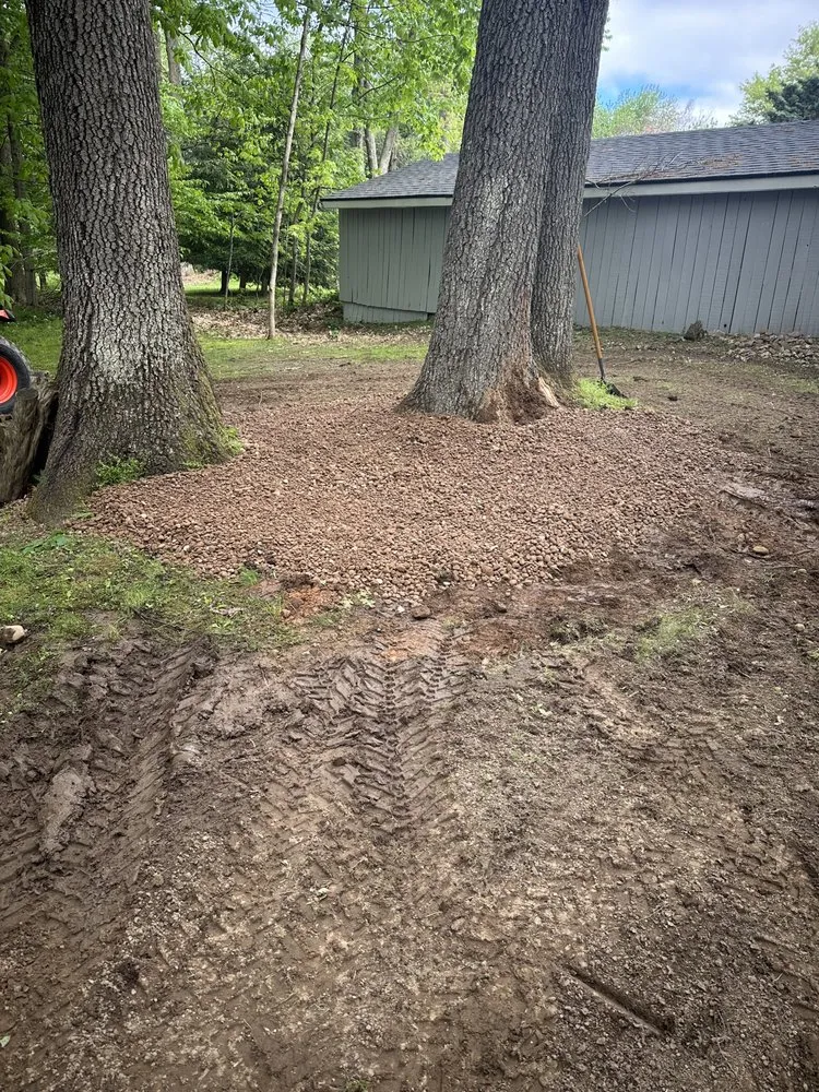 Affordable yard maintenance in Pennellville, NY by Circle of Images